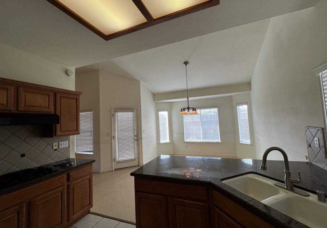 2142 N Arbor Ave #1 - Photo 5 of 12