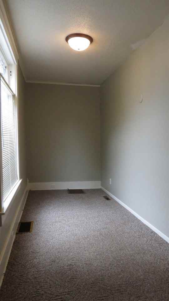 402 Lincoln Ave #402 - Photo 2 of 20