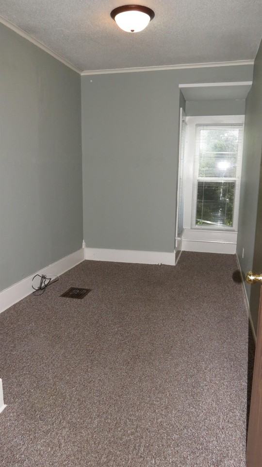 402 Lincoln Ave #402 - Photo 6 of 20