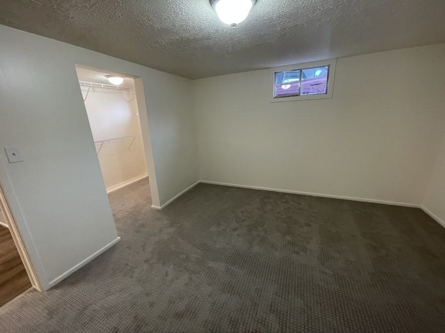 3885 Evelyn Road - Photo 3 of 8