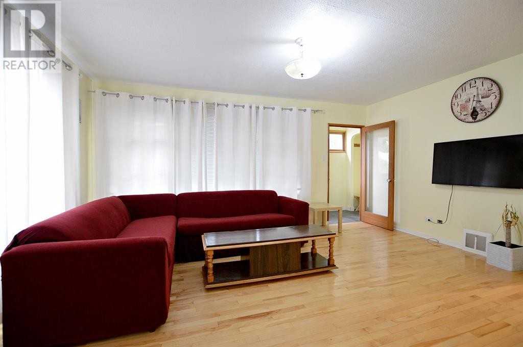 9925 106 Avenue - 1 - Photo 3 of 26