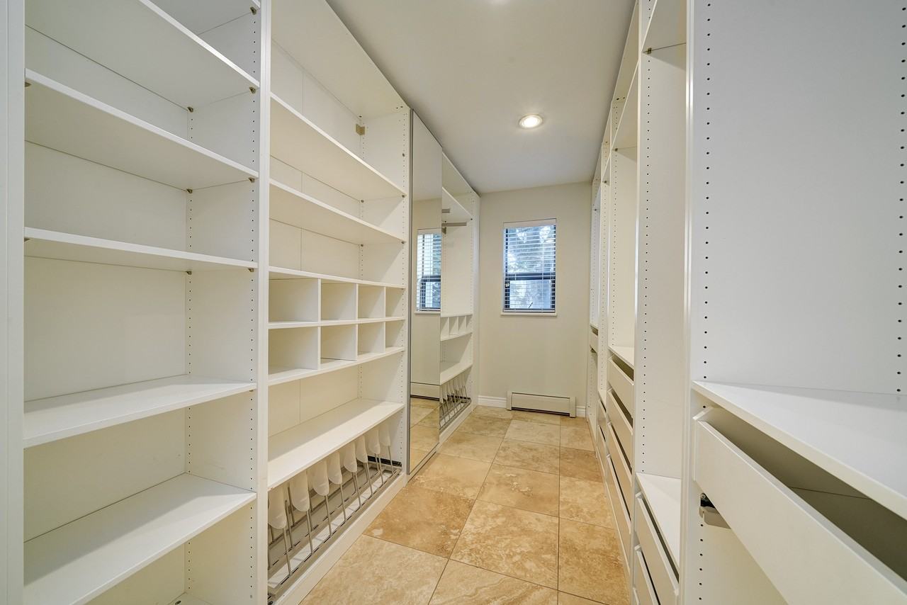 878 Pacific Drive - Photo 7 of 30