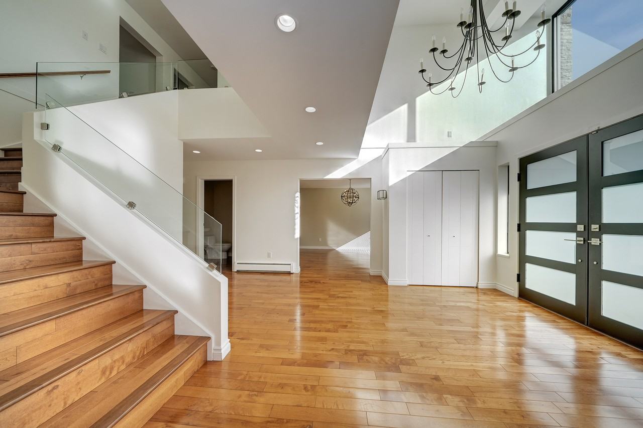 878 Pacific Drive - Photo 2 of 30