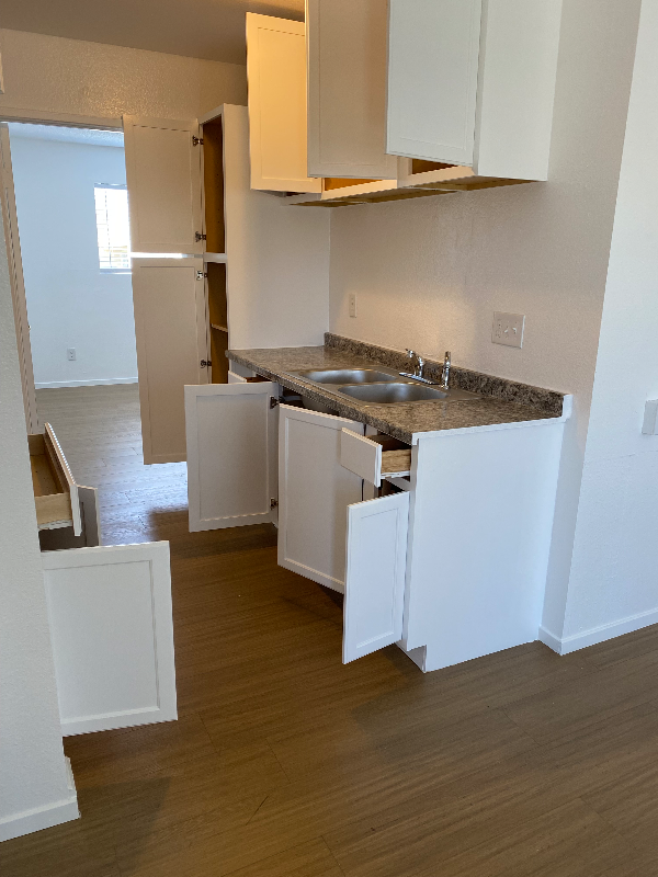 1479 Elder Ave - Photo 2 of 11