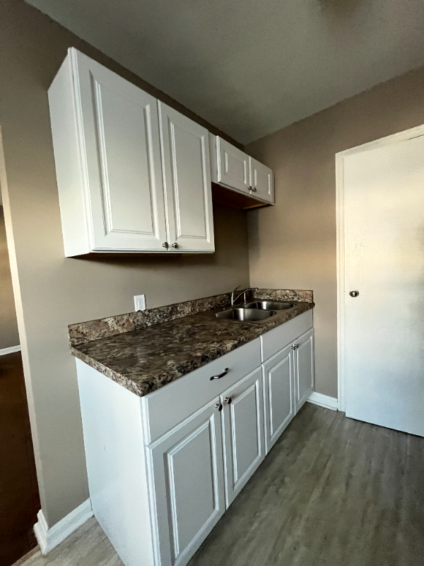 538 S Spring St #C - Photo 2 of 13