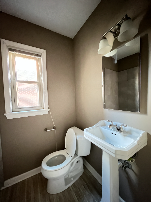 538 S Spring St #C - Photo 7 of 13