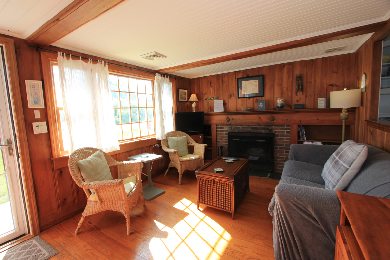 29 Almy Ave - Photo 3 of 14