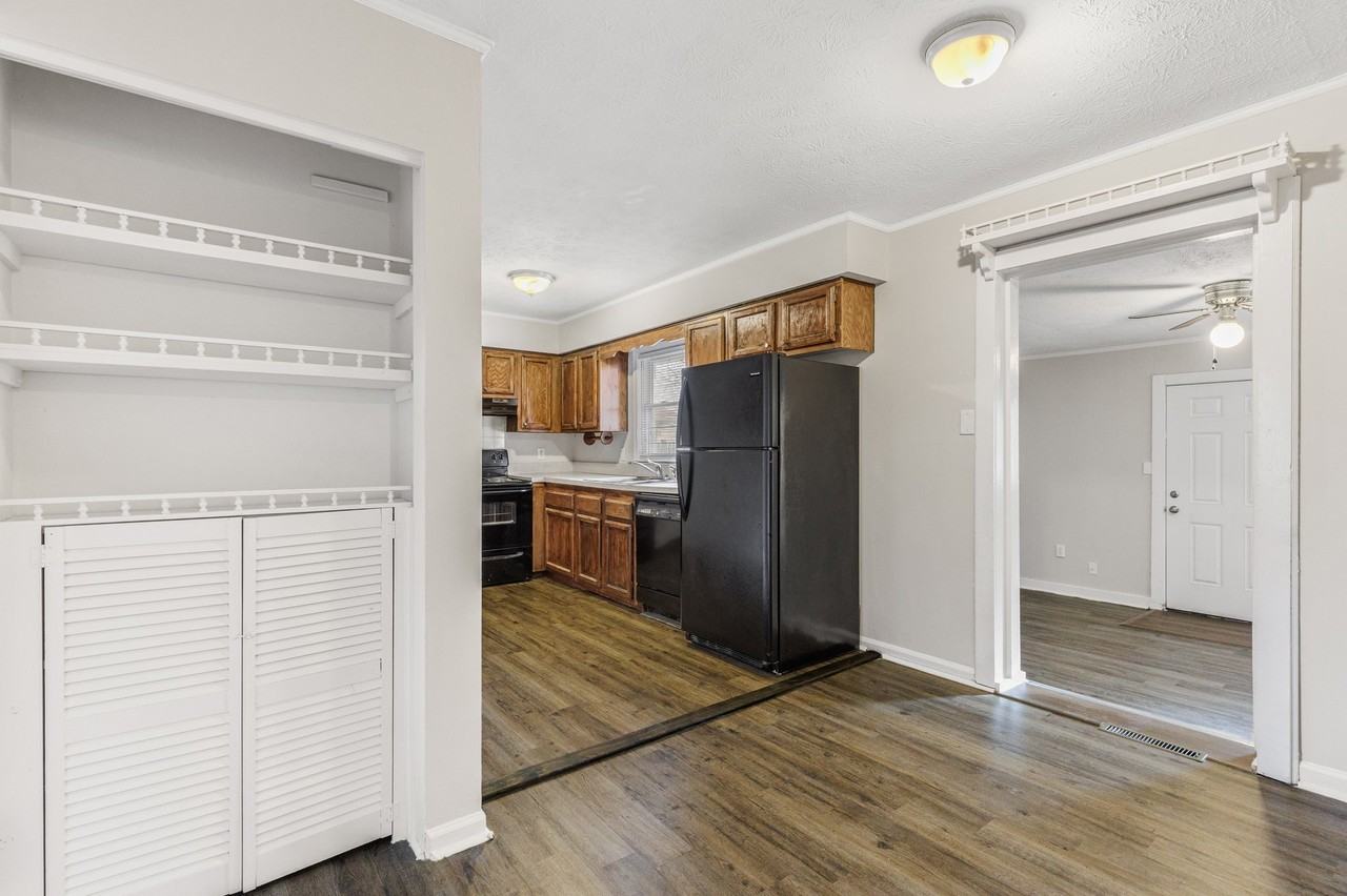 3633 King Arthur Dr #1 - Photo 5 of 23