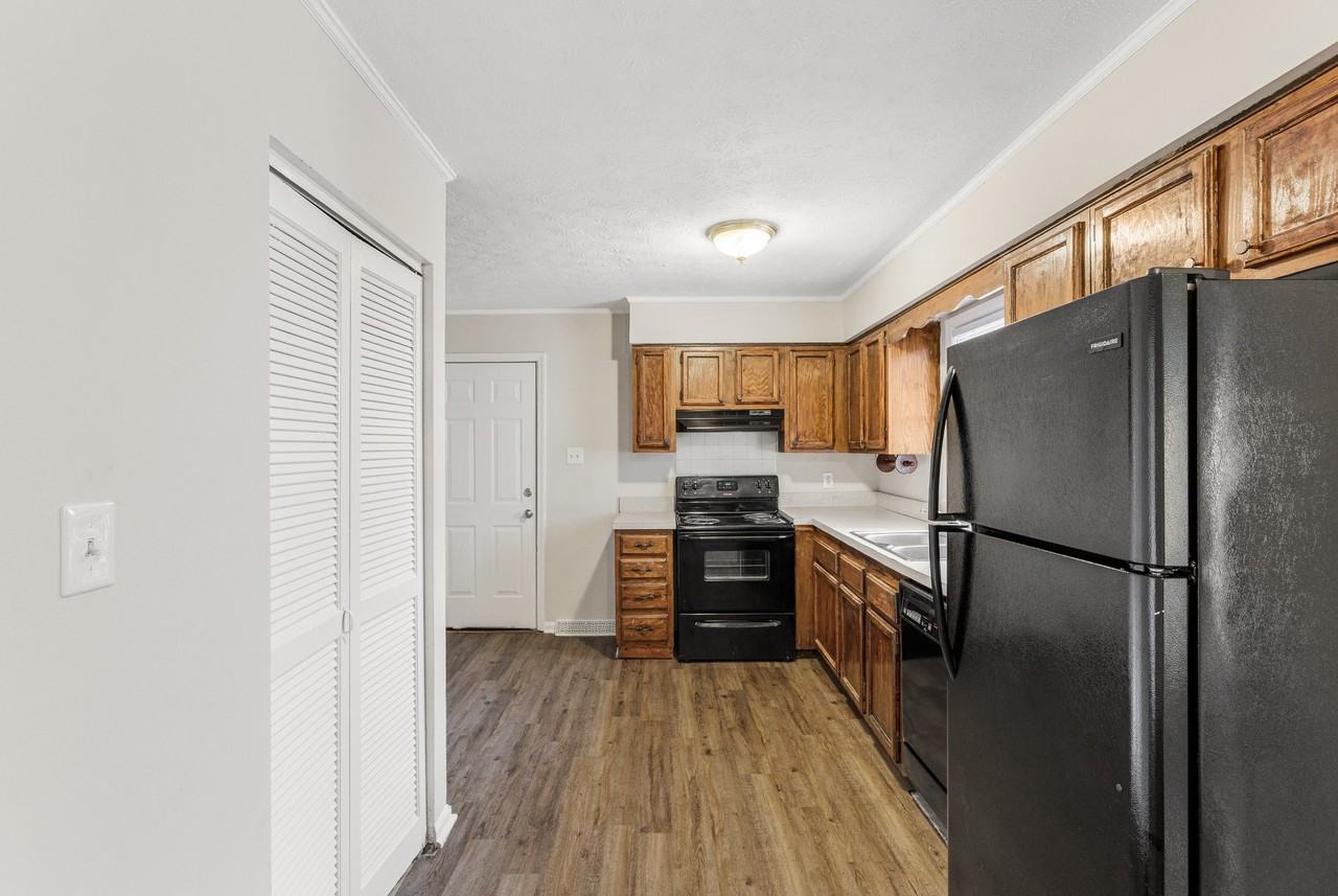 3633 King Arthur Dr #1 - Photo 6 of 23