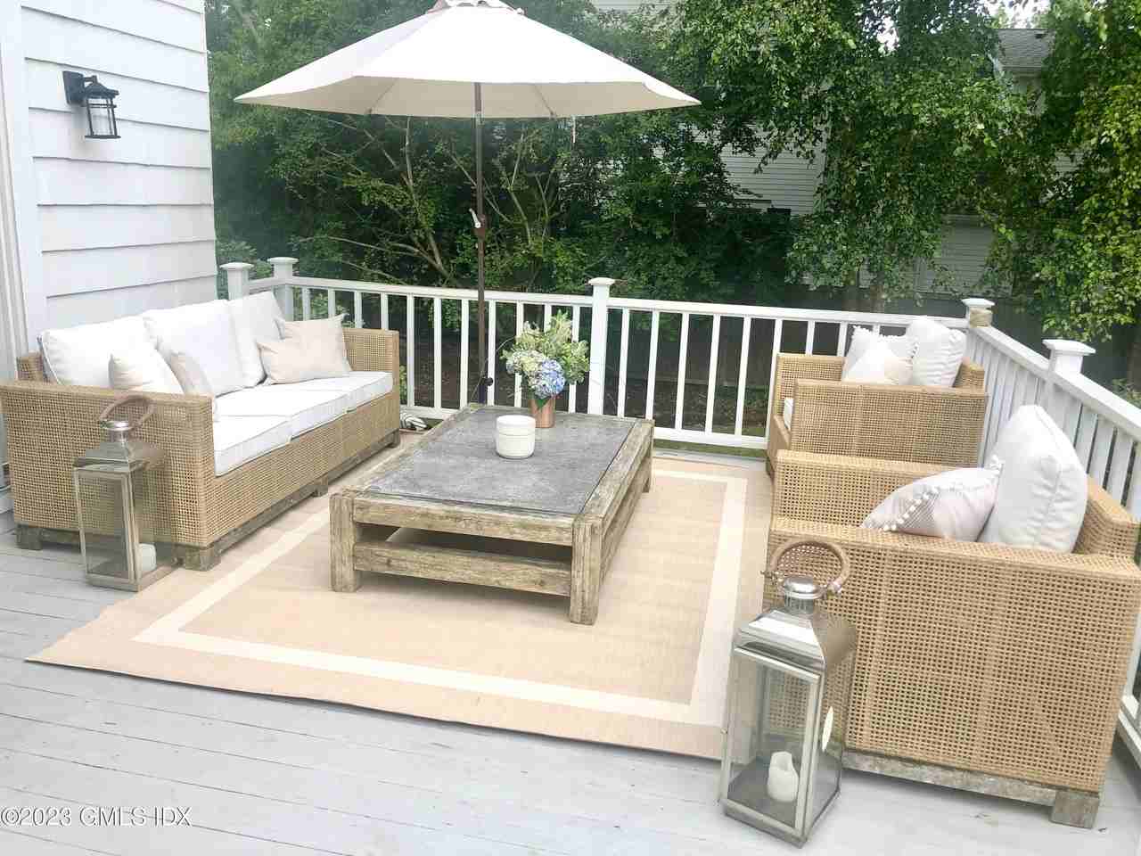 64 Benjamin St - Photo 2 of 19