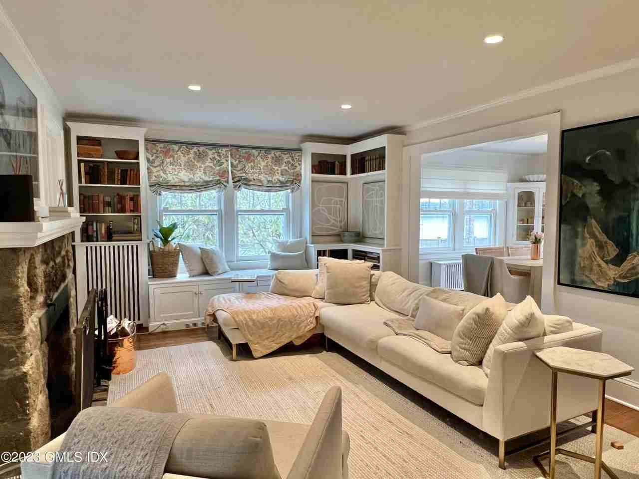 64 Benjamin St - Photo 3 of 19