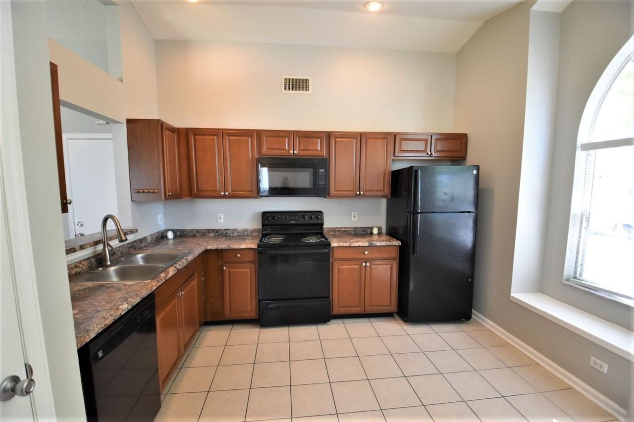 9841 Violet Dr - Photo 3 of 10
