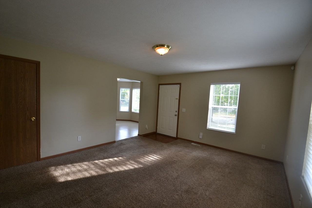 1341 Fairmount Ave - Photo 2 of 9