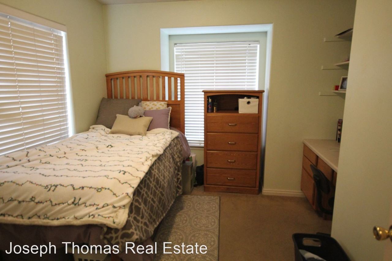 595 N University Ave. - Photo 2 of 7