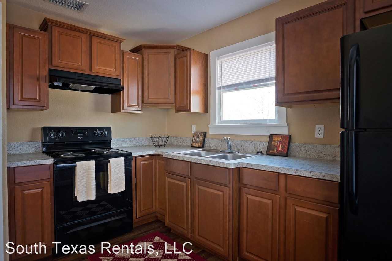 408 E. North St - Photo 2 of 4