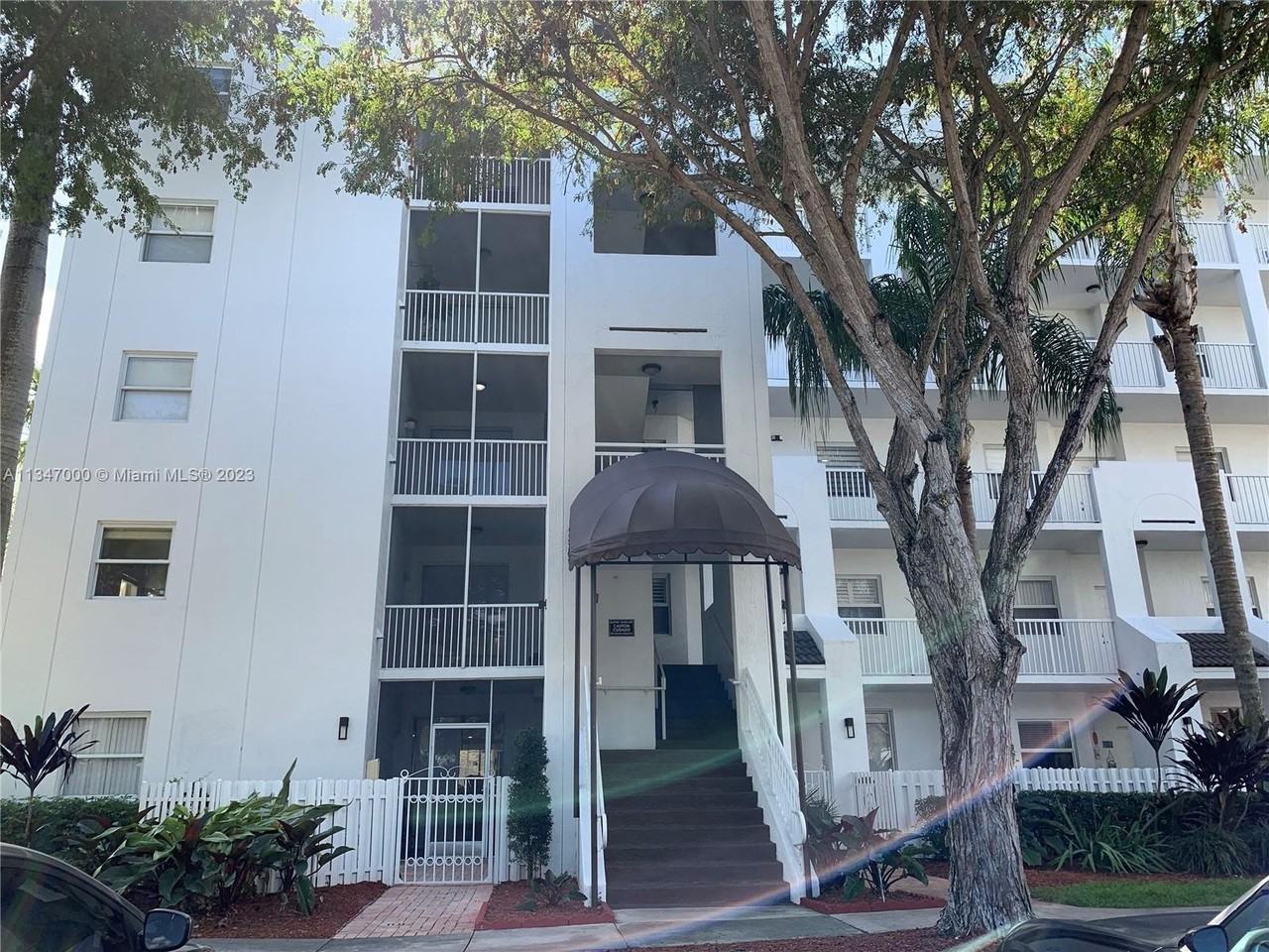 10730 Nw 66th St 201, Doral, FL 33178 3 Bedroom Apartment for Rent