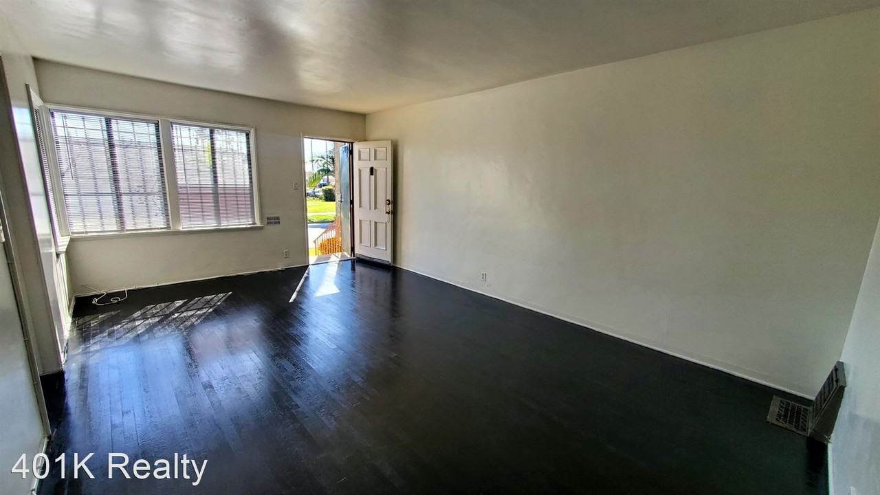 5622 Keniston Ave / 3851 W. 57th St. Apartments in View ParkWindsor