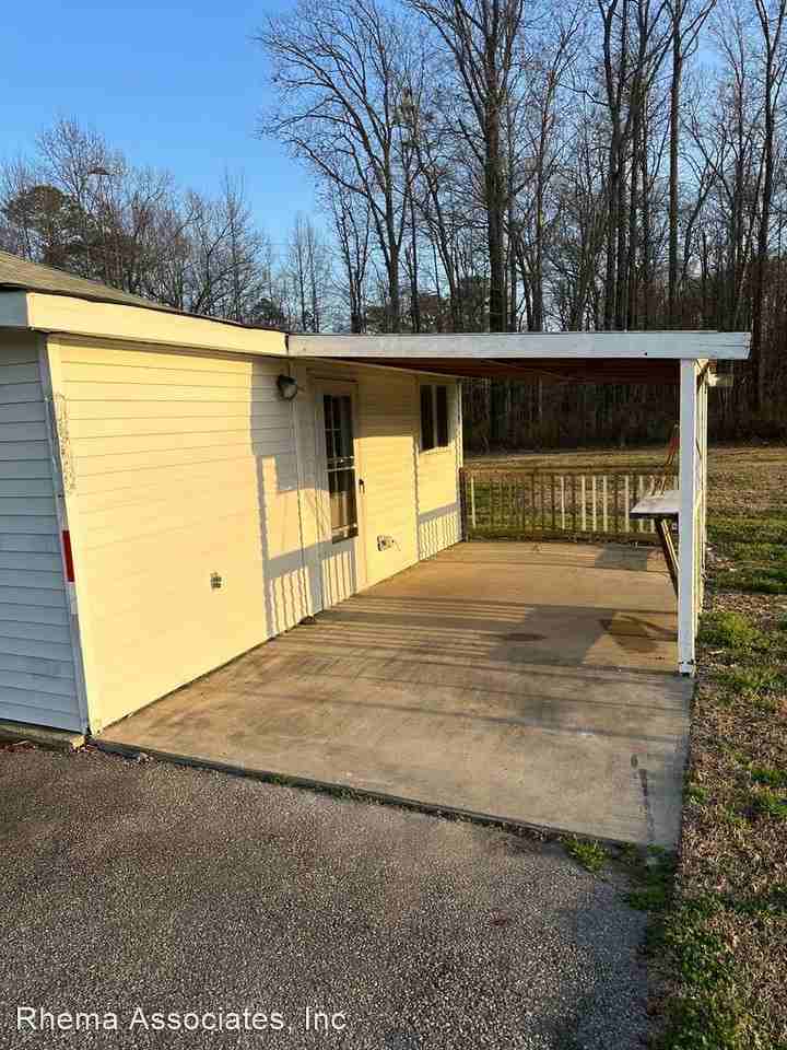 1912 Battlefield Blvd S - Photo 2 of 10