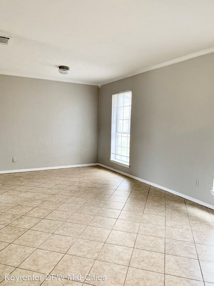 3921 Twin Falls St - Photo 3 of 20