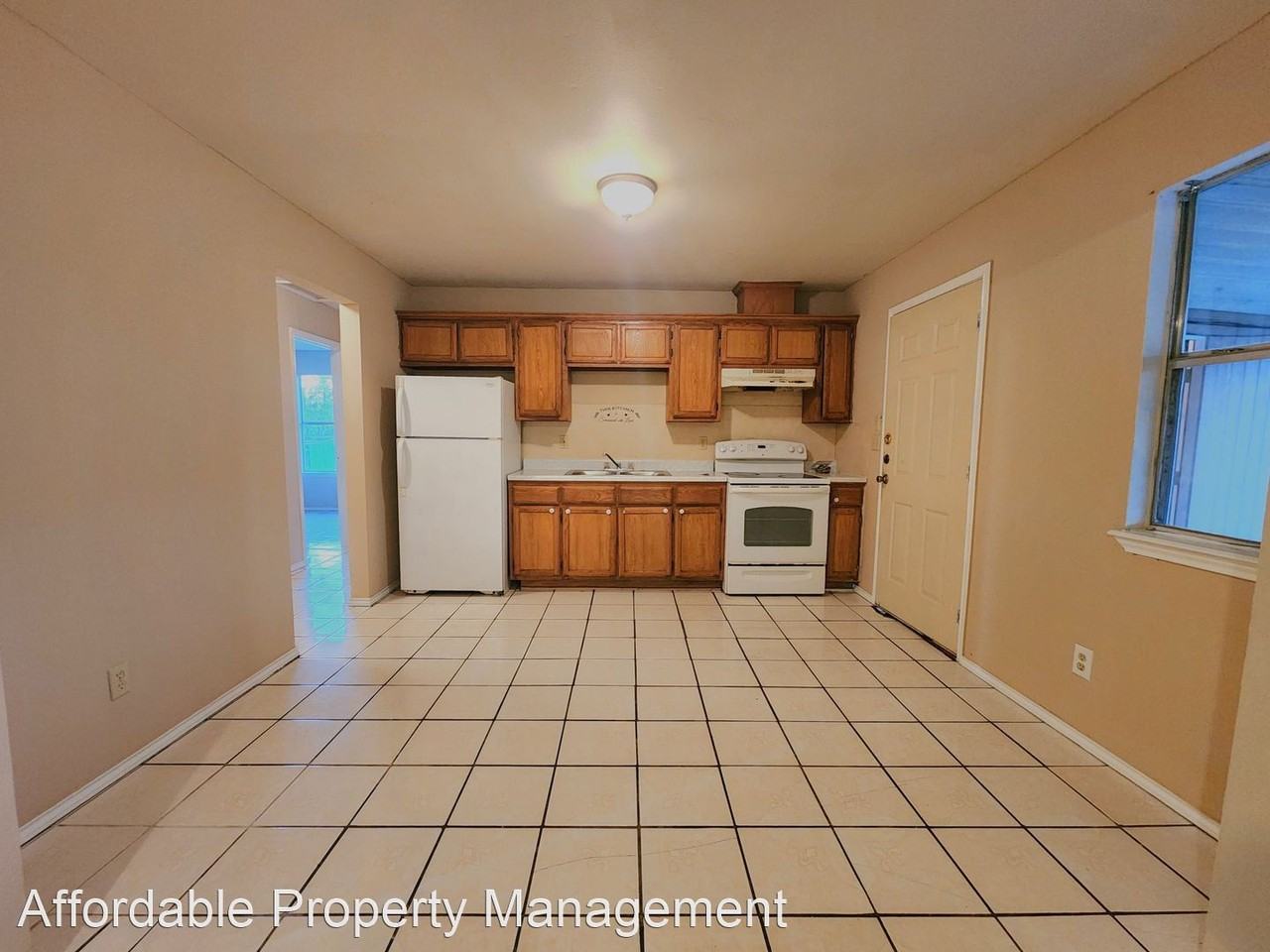 200 S. Canal - Photo 2 of 9