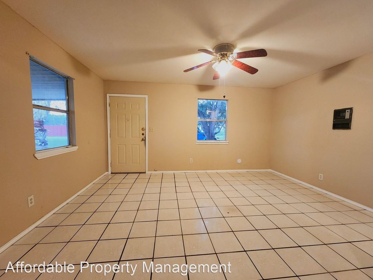 200 S. Canal - Photo 3 of 9