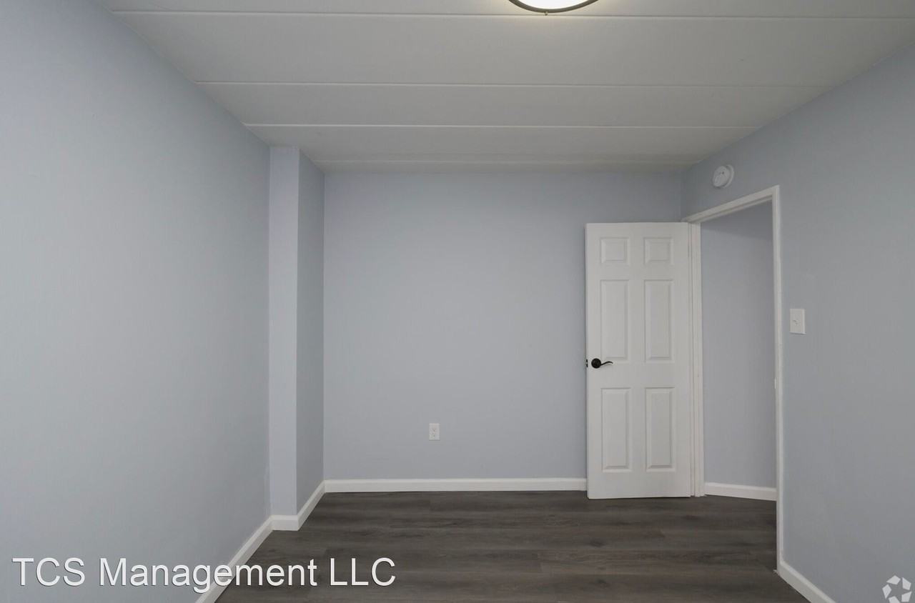 5245 Oxford Ave - Photo 2 of 17