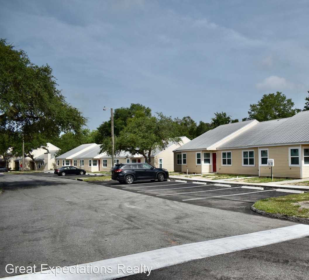 SW 21st PL - Photo 3 of 26