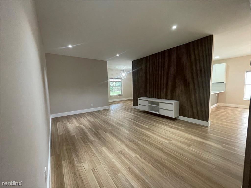 4077 Nw 61st Ter - Photo 2 of 16