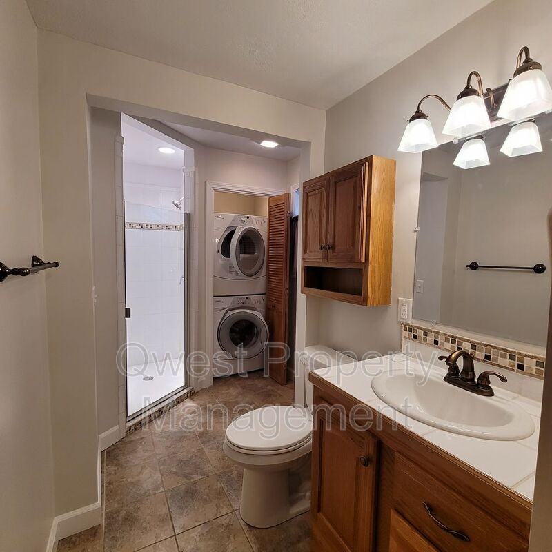 2220 Monroe Avenue Northwest - Photo 4 of 17