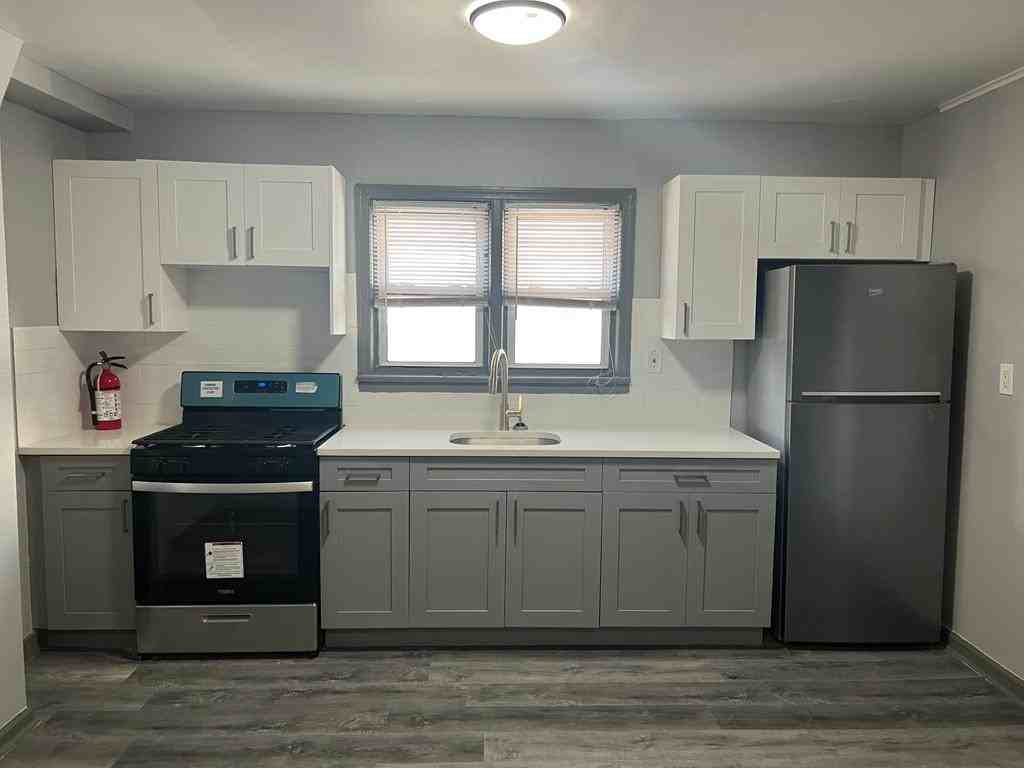 707 Malcolm Place, Linden, NJ 07036 5 Bedroom Apartment for Rent