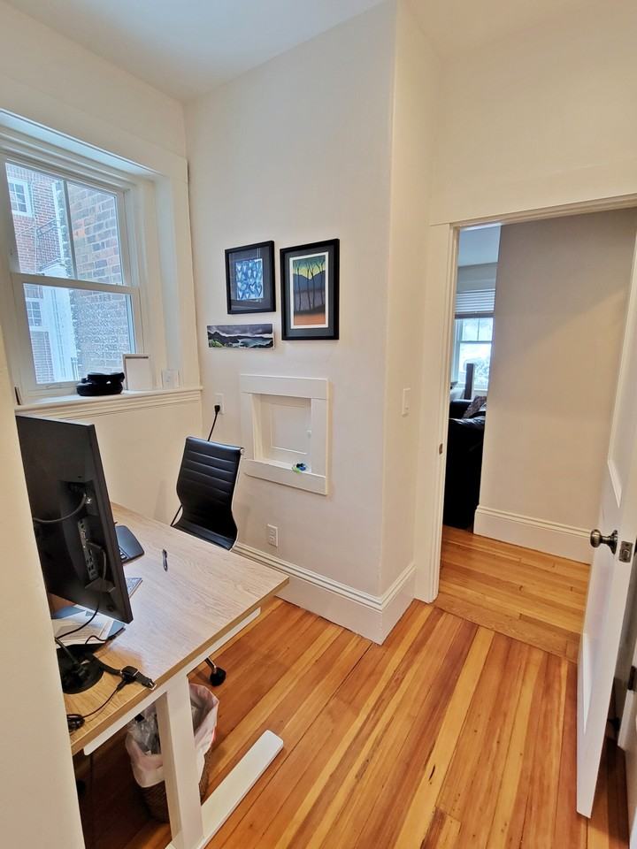 14 Colbourne Cres #1 - Photo 7 of 33