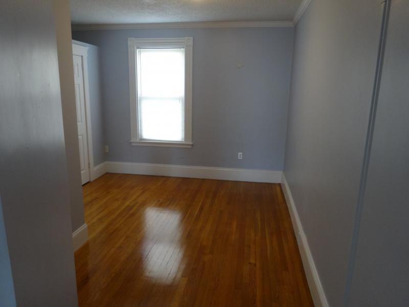 60 Riverdale St #2 - Photo 5 of 21