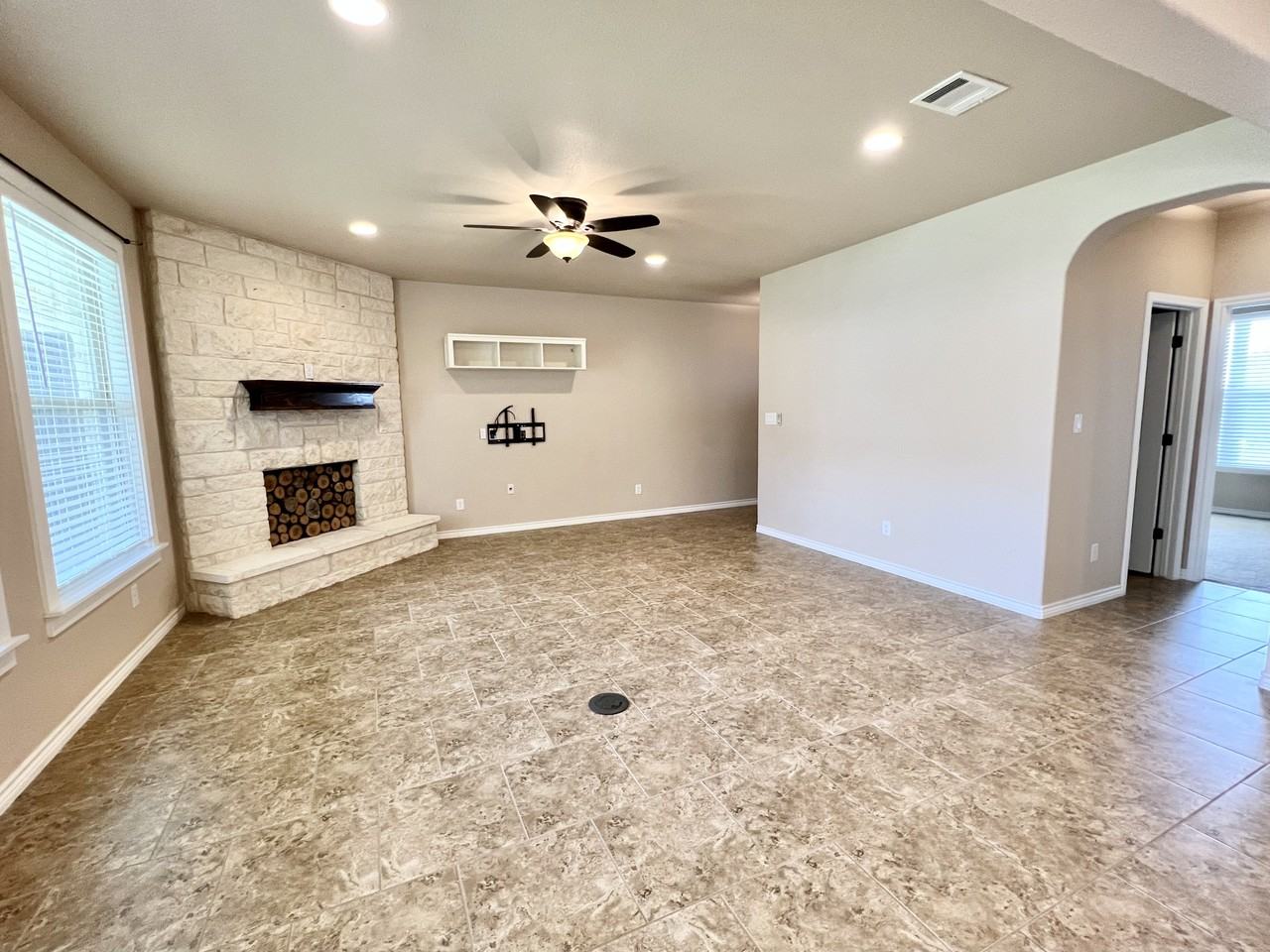 300 Western Sky Trl - Photo 2 of 12