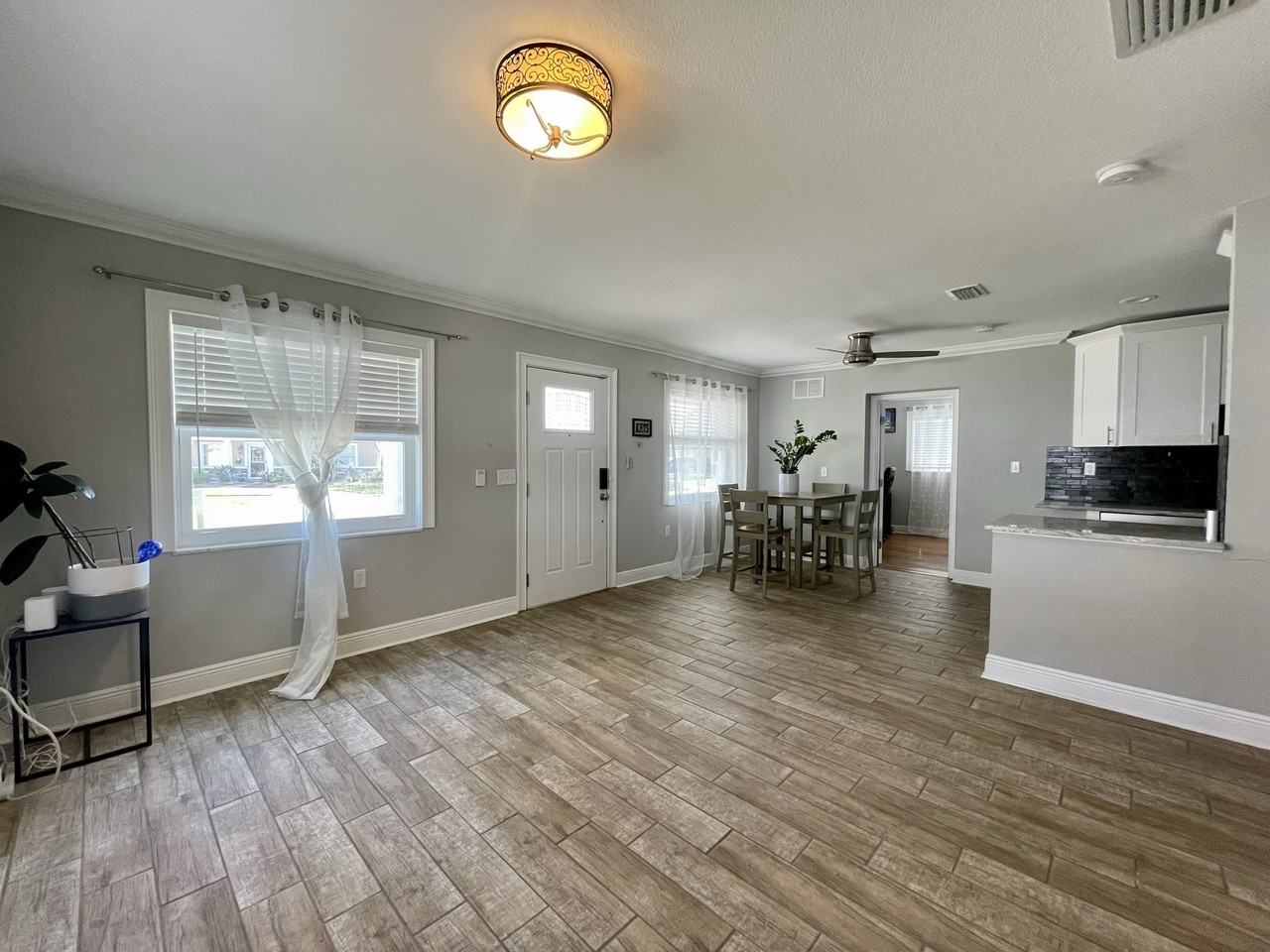 4429 S Lanier Dr - Photo 5 of 41
