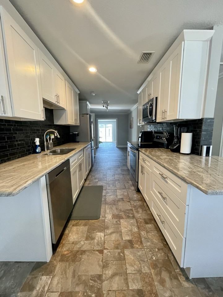 4429 S Lanier Dr - Photo 7 of 41