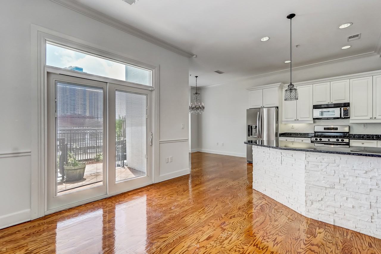 416 E Bay St #7 - Photo 2 of 13