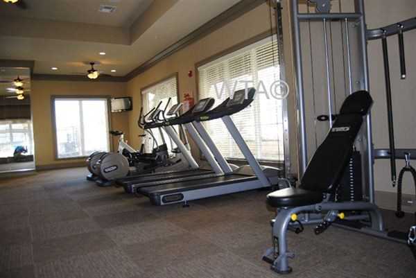 2745 Westpointe Dr - Photo 3 of 9