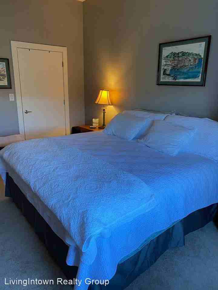 870 Inman Village Parkway NE - Photo 2 of 9