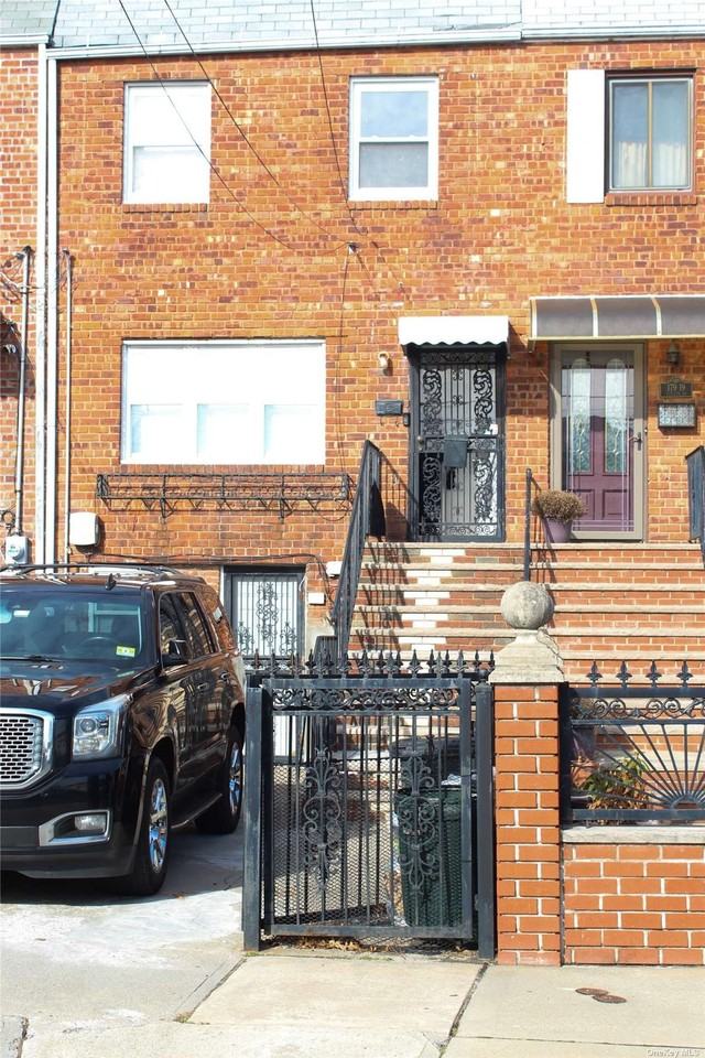 17917 Eveleth Rd, New York, NY 11434 3 Bedroom Apartment for Rent