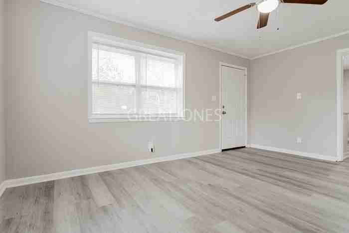 102 Dix St - Photo 3 of 12