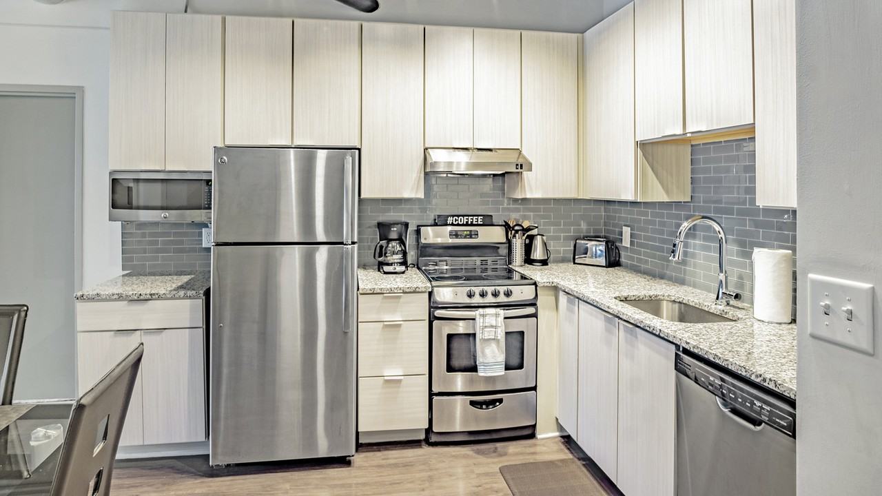 549 Peachtree St NE, - Photo 3 of 40