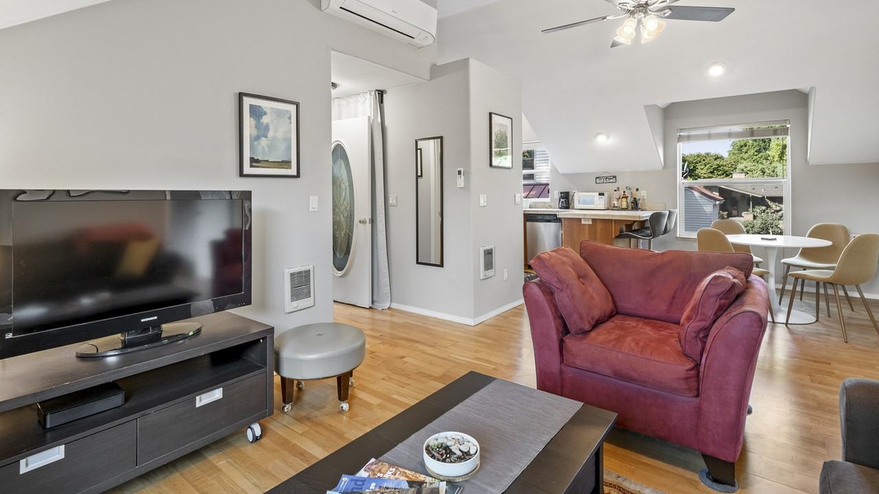 5220 Se 33rd Ave #A - Photo 2 of 8