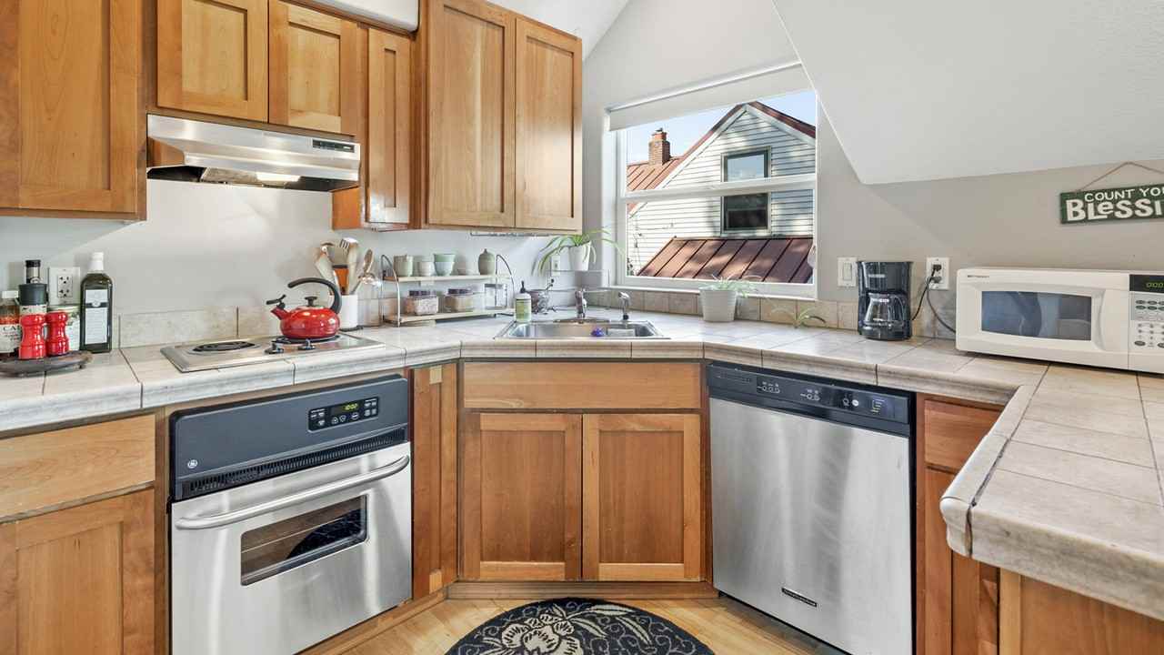 5220 Se 33rd Ave #A - Photo 3 of 8