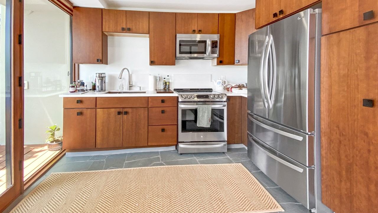 1350 W 36th St #1350 - Photo 2 of 7