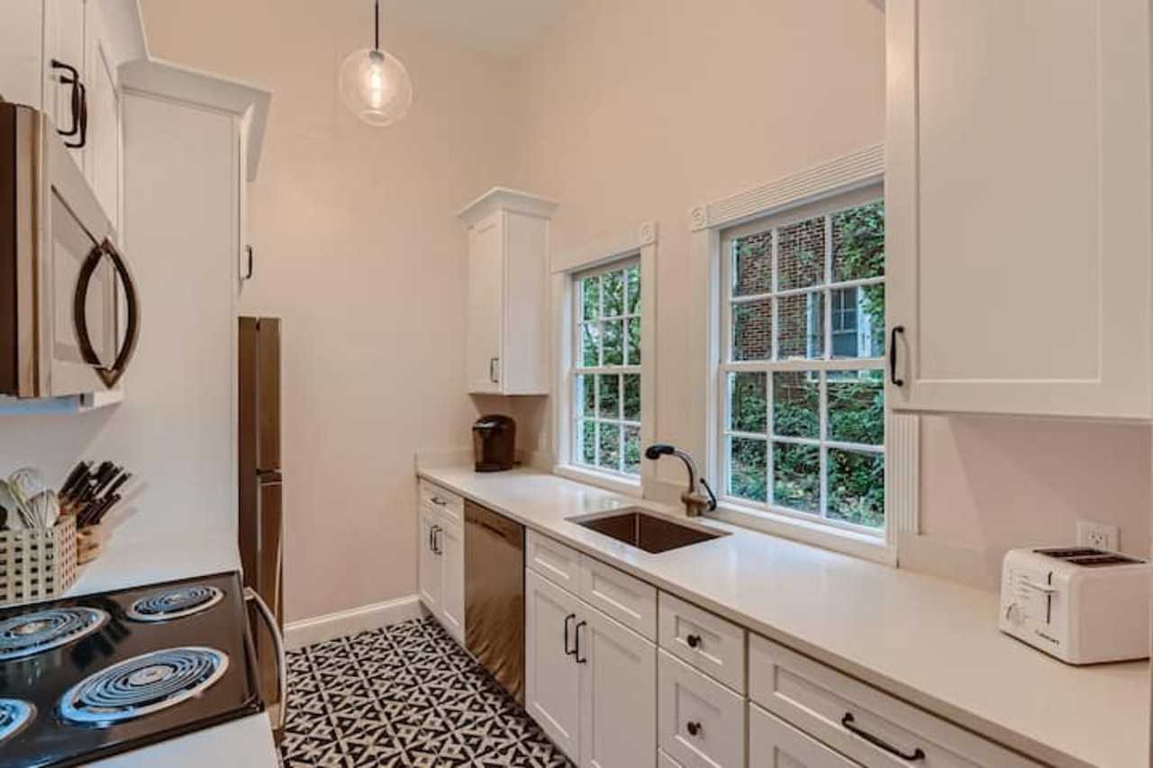 1221 Euclid Ave Ne #3 - Photo 2 of 9