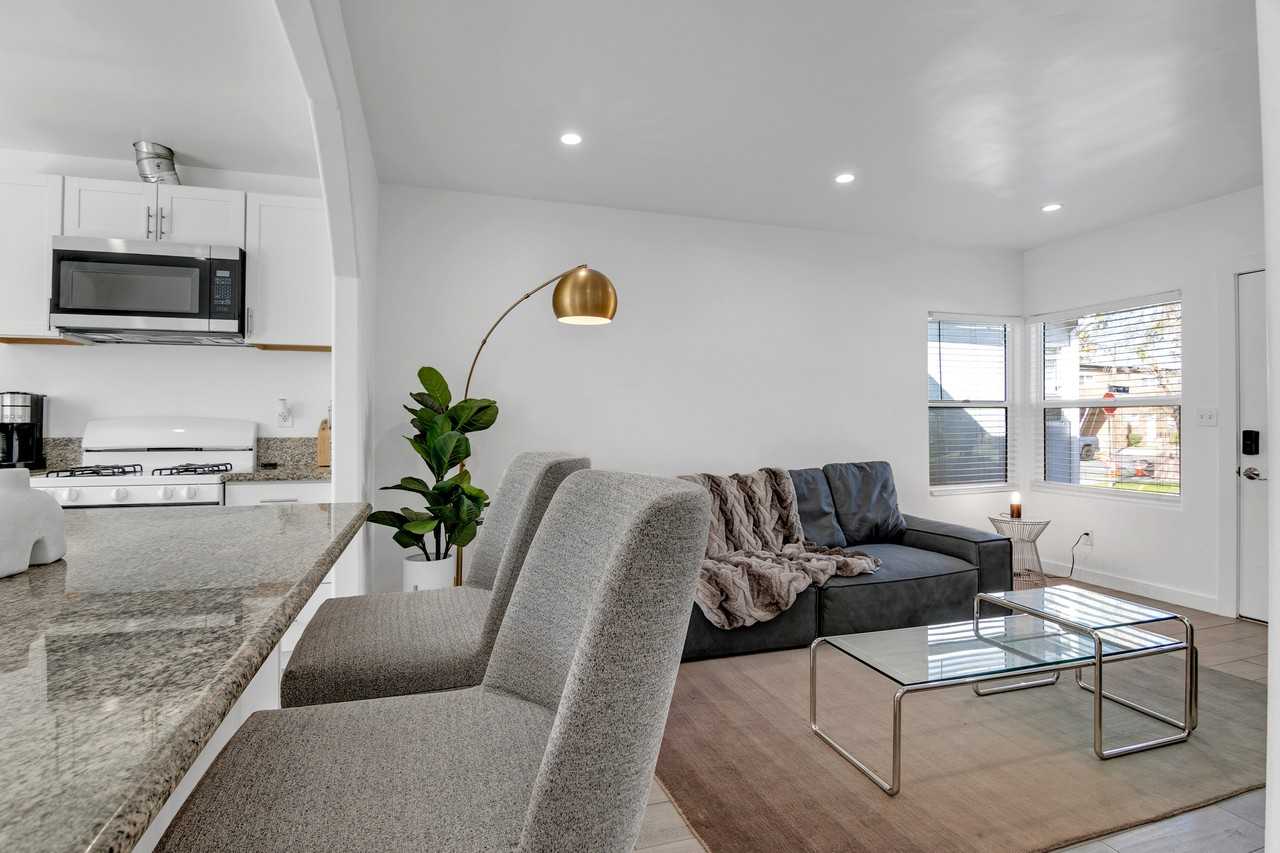 5184 Pickford St #5184 - Photo 2 of 7