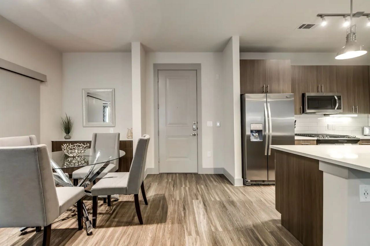 120 W CityLine Drive - Photo 3 of 15