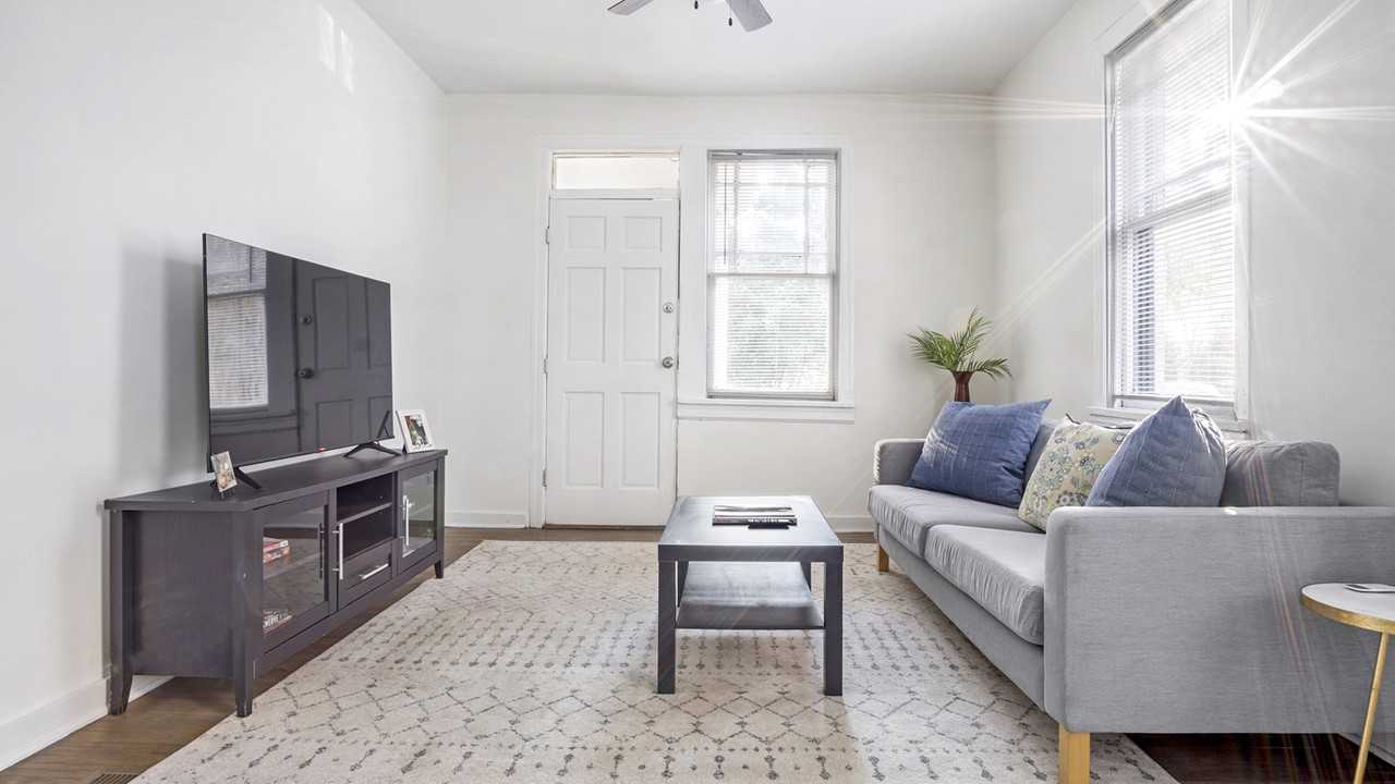 664 Somerset Ter Ne #2 - Photo 2 of 10