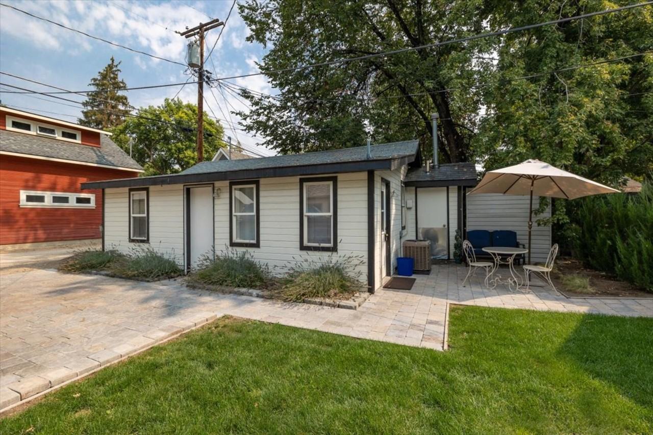 912 W Ofarrell St #B - Photo 2 of 19