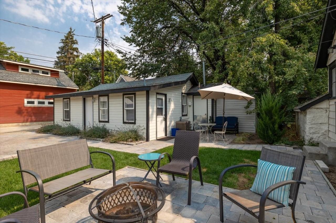 912 W Ofarrell St #B - Photo 3 of 19